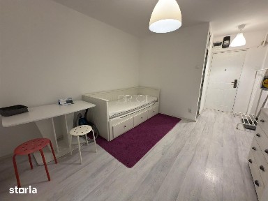 Garsoniera luminoasa, 24mp, zona Piata Tractorul