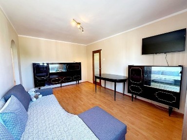 Inchiriez apartament cu 2 camere langa Stadionul UTA la etajul 1