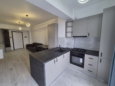 Închiriez apartament cu două camere în bloc nou mobilat si utilat