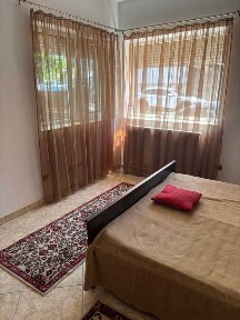 Casă la curte, 90 mp, complet mobilată și utilată - zona Trocadero/Flamânda