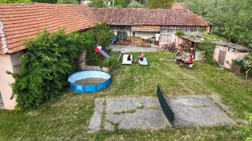 Casă + teren generos în Călugări, Bihor | Ideală pentru pensiune |