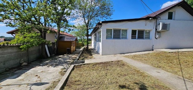 Casa plus teren în sat Topalu, cu vedere la Dunăre