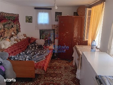 Dumbrava la str principala CASA batraneasca 94mp locuibila TEREN 554mp