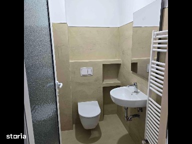 Vând apartament 3 camere finisat