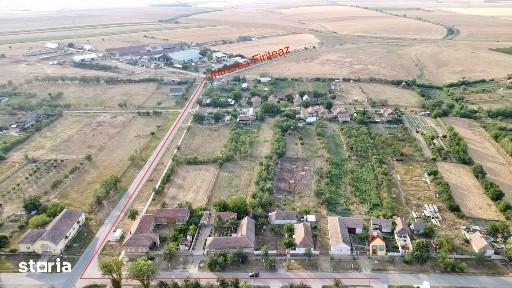 Casă de vânzare Firiteaz Teren 2800mp pe principală