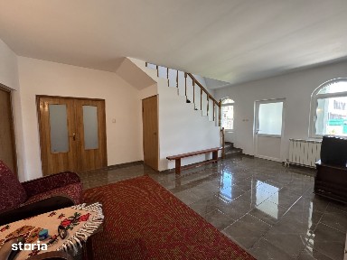 Casa, 270 m²