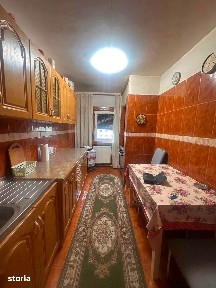 De vanzare apartament 4 camere,2 bai,2 balcoane,etj intermediar.53500e