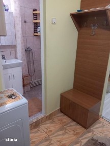 Închiriez garsoniera