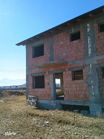 Casa tip duplex 120 mp Izvor