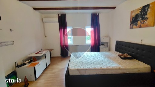 Casă / Vilă cu 3 camere de închiriat în zona Schei