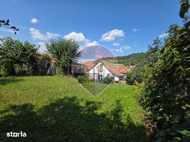 Casă cu priveliște frumoasă și curte proprie-strada Anton Pann Medias