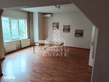 Apartament spatios, 4 camere, etaj 1, Zona Centrala - Timisoara