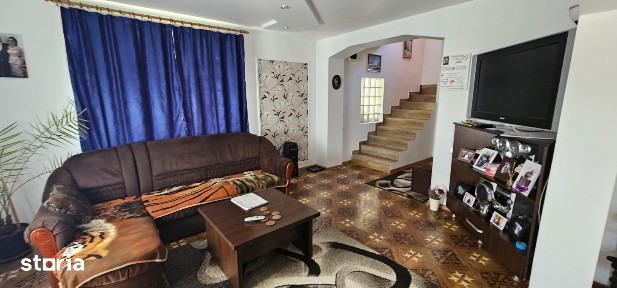 Casă cu 4 camere și curte, gata de utilizare