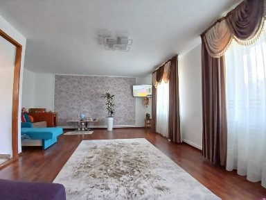 Casa de vanzare str.Şisesti