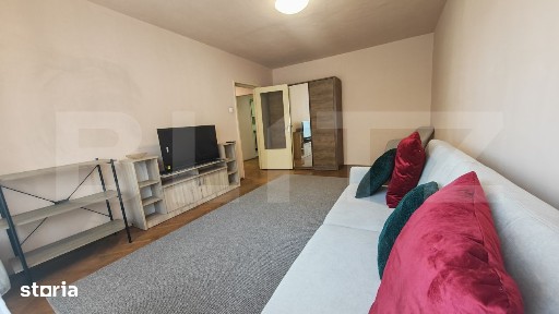 Apartament 3 camere decomandat, etaj intermediar, zona Magheru