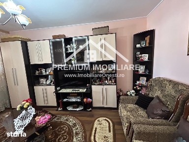 Apartament 3 camere de vânzare - Onești