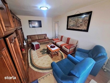 De vanzare apartament 3 camere
