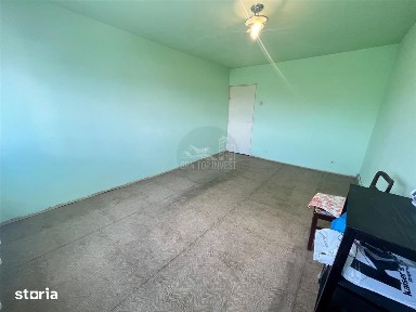 Apartament 2 camere decomandat balcon pivnita zona Vasile Aaron