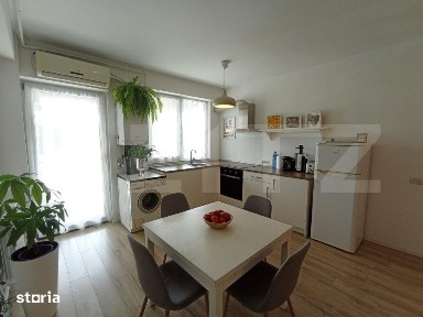 Apartament de vanzare cu 3 camere, 68 mp, zona Modern