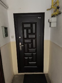 Ofer spre vanzare un superb apartament cu 3 camere !