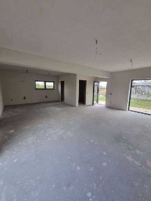 Casa tip P+1 cu 4 ari de teren in Martinesti