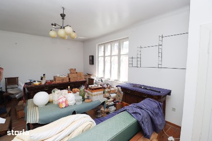 Apartament spatios in vila etaj 1 + curte