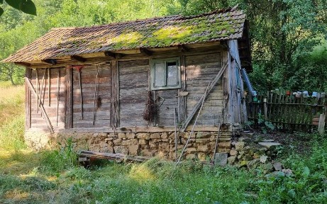 Proprietate autentica in natura - 6,3 ha teren - casa traditionala- Boiu de sus, jud. Hunedoara