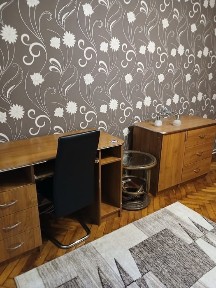 Închiriez apartament cu 2 camere