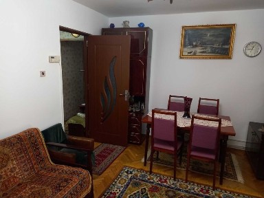 INCHIRIEZ Apartament 2 camere zona centrala.