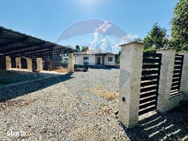 Casă / Vilă cu 4 camere de vânzare