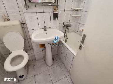 Apartament 3 camere semidecomandat, etaj 3, Piata Darmanesti