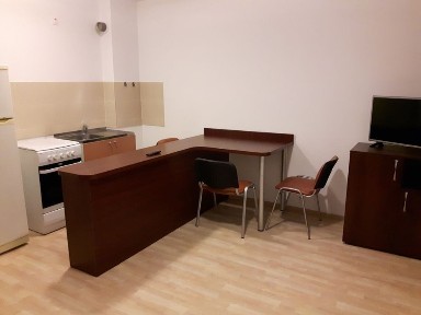 PROPRIETAR inchiriez apartament 2 camere cu loc de parcare. CORESI