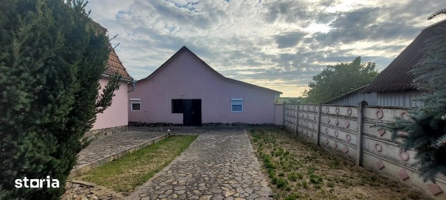 Casa+ hala,cu gradina si livada,Felecheriu,Osorhei,Bihor