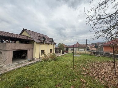 Casă de vanzare.