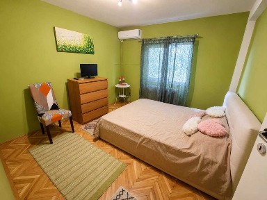 Proprietar inchiriez ap.3 camere,zona Lipovei,centrala proprie,disponibil imediat