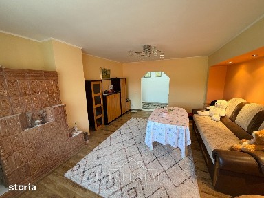 Apartament 3 camere zona Bucov