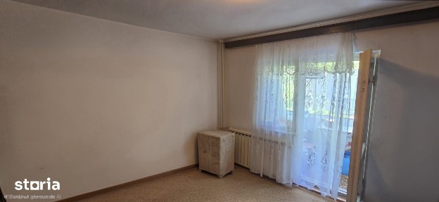 De vanzare - Apartament decomandat Zona Maior Bacila