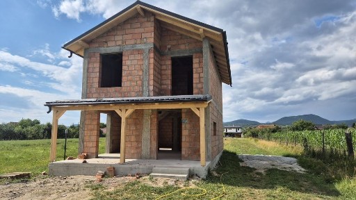 Casă P+1 de vânzare pe 5 ari - la roșu