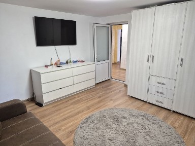 Persoană fizică vând casă în Voinești
