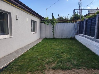 Vând casa de cărămidă