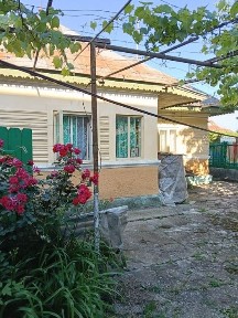 Casa cu teren de vanzare