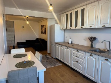Vând 2 camere Cluj, 47 mp, persoana fizica, ready to move, două aparate AC, etaj 4 din 6, parcare subterană, mobilat, 149 000, Zona Lombului 2-4