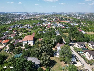 Casa cu garaj, 254 mp, poze+ video