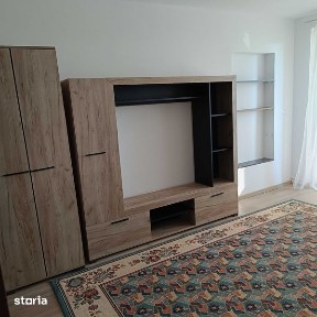 Vand apartament cu trei camere Dambul Pietros
