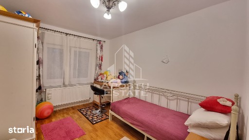 Apartament cu 3 camere de vanzare, decomandat, Zona Mircea cel Bătrân