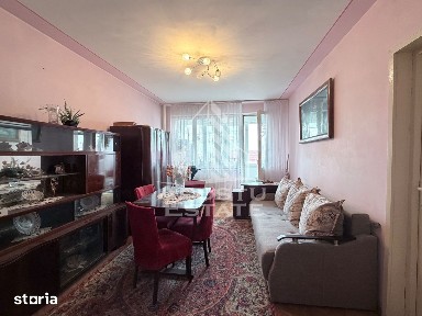 Apartament de vanzare doua camere decomandat Sagului