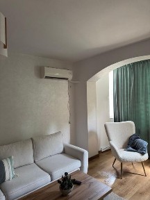 Închiriez apartament