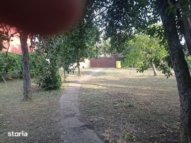 Casa cu teren de vanzare
