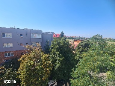 Cartierul Scriitorilor-strada Zizinului,2 balcoane,decomandat.