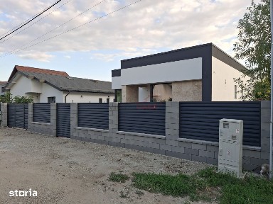 Casa individuala comuna Berceni, 4 camere, 2 bai, pe nivel, aproape de